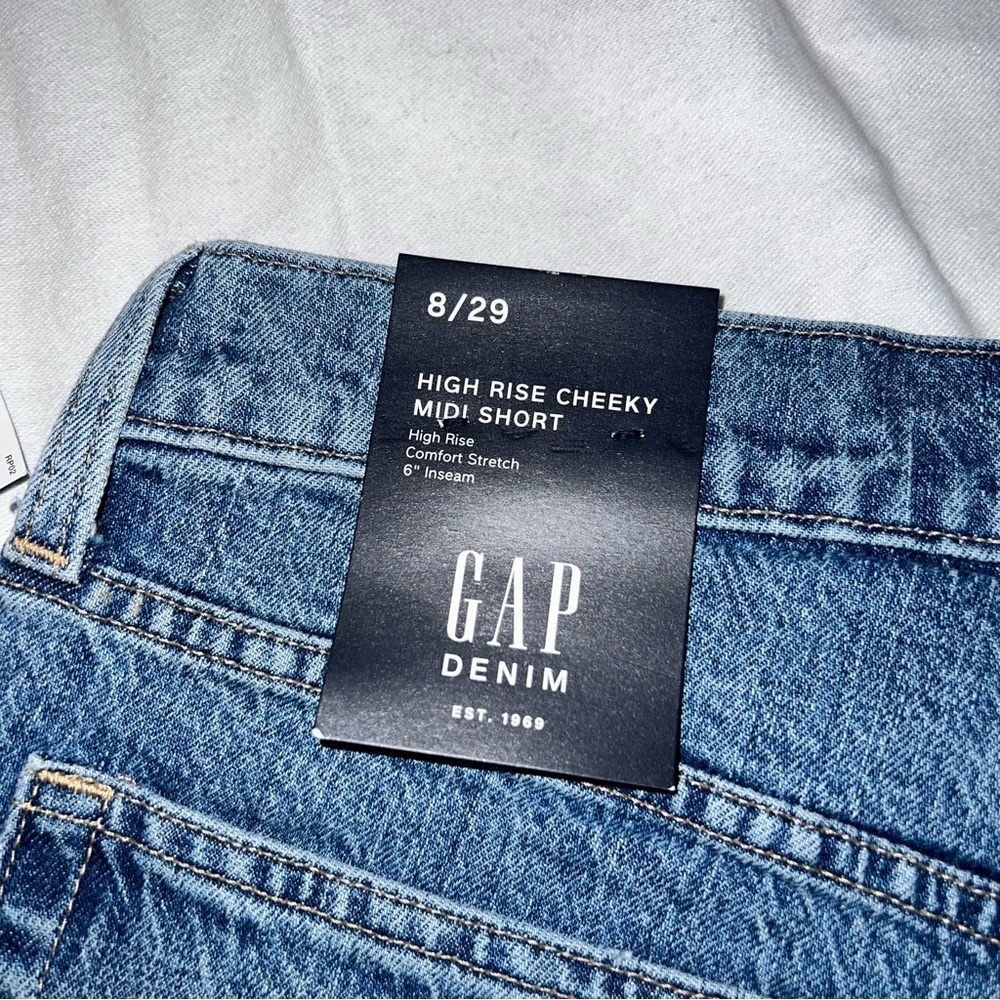 💠 NWT GAP DENIM SHORTS High rise cheeky midi short 8/29 8 29 medium new